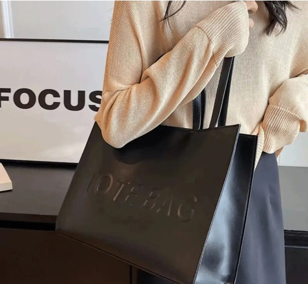 Tote Bag-Vegan Leather in Black