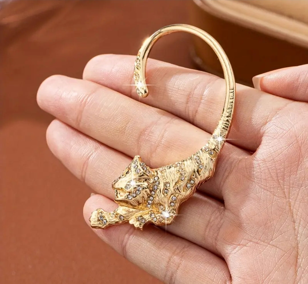 Crystal roar Gold Plated Single Leopard Ear Cuff