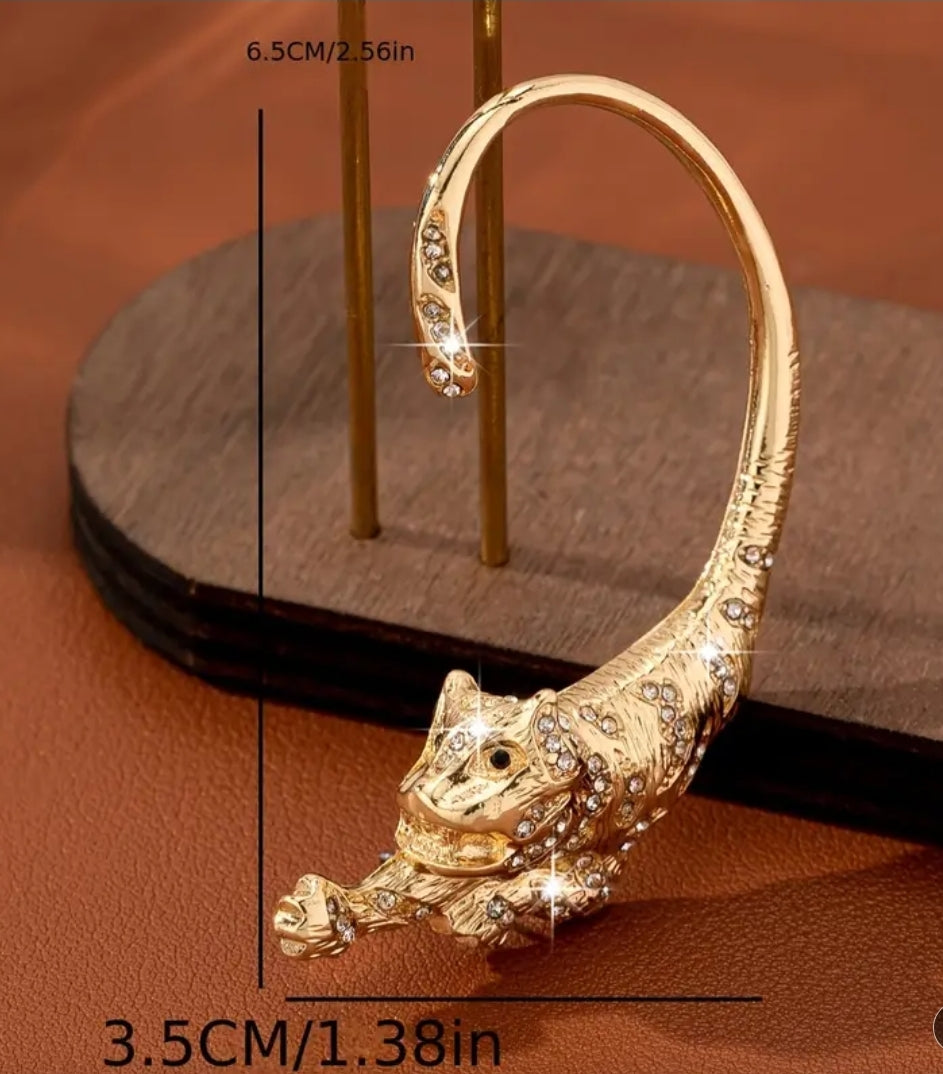 Crystal roar Gold Plated Single Leopard Ear Cuff
